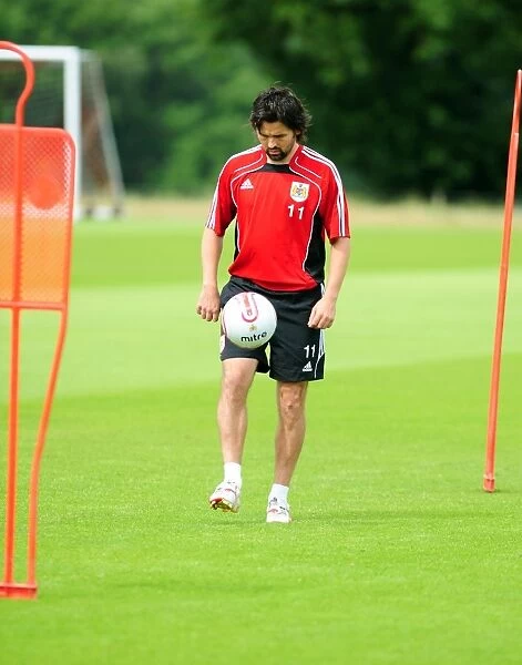 Bristol City FC: Paul Hartley at Pre-Season Training