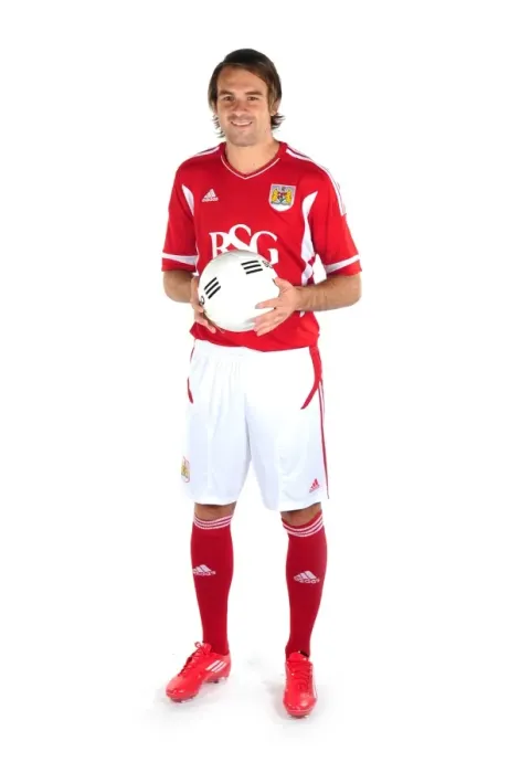 Framed Print : Bristol City FC: Revealing the New Kit for Season 11-12 Framed Print : Bristol City FC: Revealing the New Kit for Season 11-12