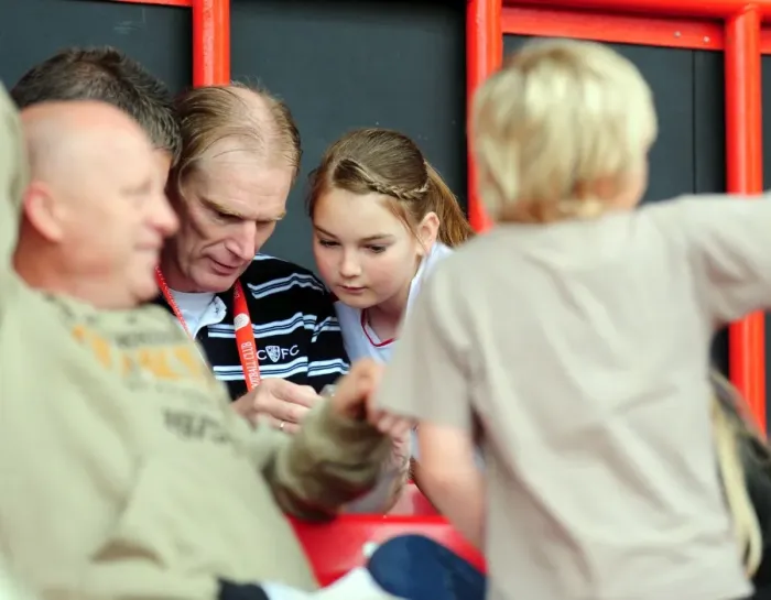 Framed Print : Bristol City FC: A Season Behind the Scenes (Open Day 09-10) Framed Print : Bristol City FC: A Season Behind the Scenes (Open Day 09-10)