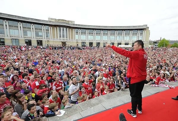 Bristol City FC: Steve Cotterill Addresses Thousands of Ecstatic Fans during the Celebration Tour (May 2015)
