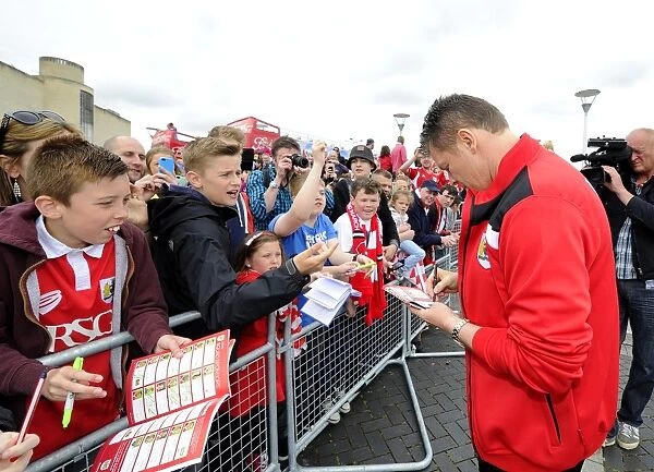 Bristol City FC: Steve Cotterill Signs Autographs during Celebration Tour (04 / 05 / 2015)