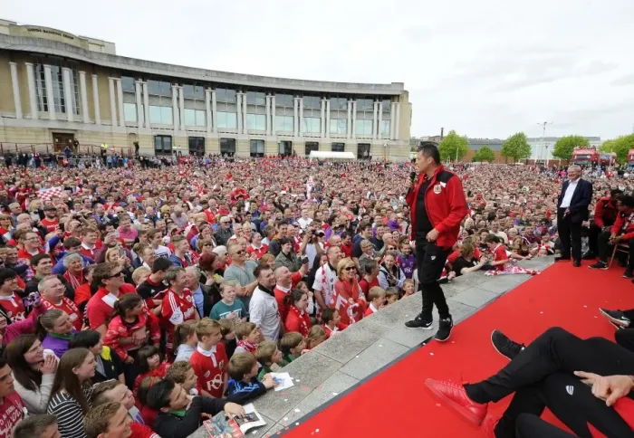 Framed Print : Bristol City FC: Steve Cotterill Speaks to Thousands at Sold-Out Celebration Tour (Joe Meredith / JMP, 04 / 05 / 2015) Framed Print : Bristol City FC: Steve Cotterill Speaks to Thousands at Sold-Out Celebration Tour (Joe Meredith / JMP, 04 / 05 / 2015)