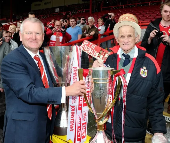 Framed Print : Bristol City FC: Steve Lansdown and Fan Celebrate League One and JPT Trophy Victories Framed Print : Bristol City FC: Steve Lansdown and Fan Celebrate League One and JPT Trophy Victories