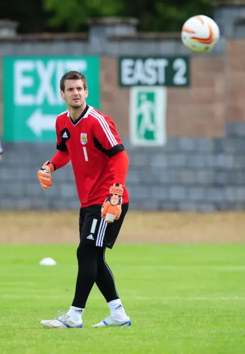 Framed Print : Bristol City FC: Tom Heaton in Intense Focus during Pre-Season Training (July 2012) Framed Print : Bristol City FC: Tom Heaton in Intense Focus during Pre-Season Training (July 2012)