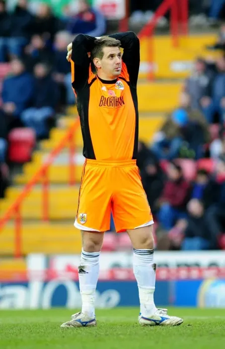 Framed Print : Bristol City FC: Tom Heaton's Reaction to Middlesbrough Miss at Ashton Gate (09-03-2013)