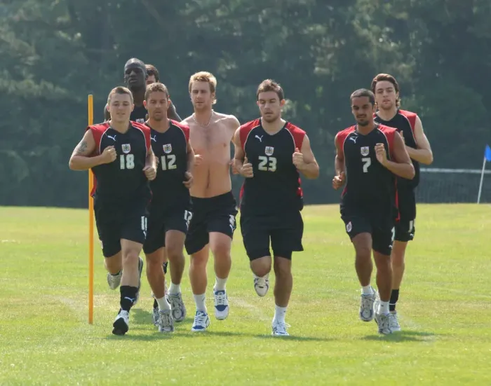 Framed Print : Bristol City FC: Training Sessions 06-07 Framed Print : Bristol City FC: Training Sessions 06-07