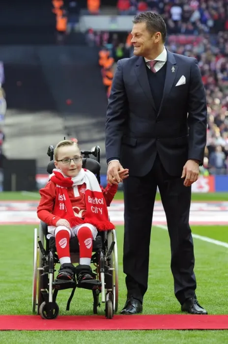 Framed Print : Bristol City FC: Triumph at Wembley - Steve Cotterill and Oskar Pycroft Celebrate Johnstone's Paint Trophy Victory Framed Print : Bristol City FC: Triumph at Wembley - Steve Cotterill and Oskar Pycroft Celebrate Johnstone's Paint Trophy Victory
