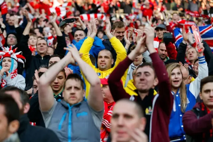 Framed Print : Bristol City FC: Triumphant 2-0 Victory over Walsall in Johnstones Paint Trophy Final - Fans Celebrate