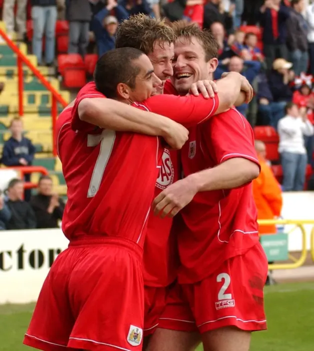 Framed Print : Bristol City FC: Triumphant Celebration - Peacock, Scott, Murray, Carey (02-03) Framed Print : Bristol City FC: Triumphant Celebration - Peacock, Scott, Murray, Carey (02-03)