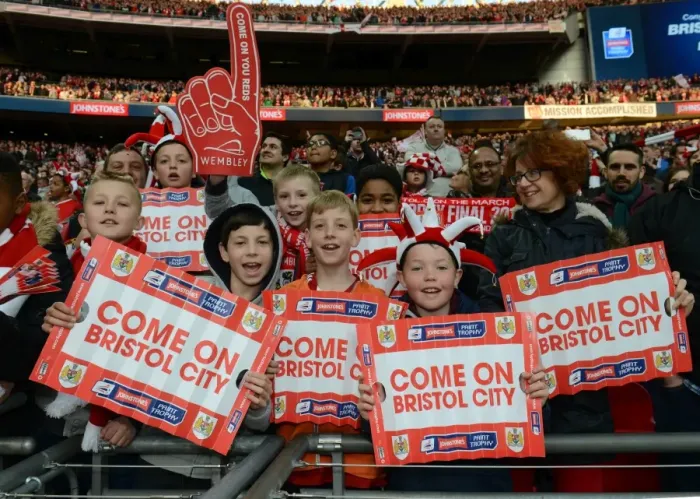 Framed Print : Bristol City FC: Triumphant Fans Celebrate at Wembley after Winning Johnstone Paint Trophy vs Walsall (22 / 03 / 2015) Framed Print : Bristol City FC: Triumphant Fans Celebrate at Wembley after Winning Johnstone Paint Trophy vs Walsall (22 / 03 / 2015)