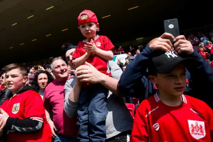 Framed Print : Bristol City FC: Unforgettable Championship Season - Fans Celebrate with Players (07-05-2017) Framed Print : Bristol City FC: Unforgettable Championship Season - Fans Celebrate with Players (07-05-2017)