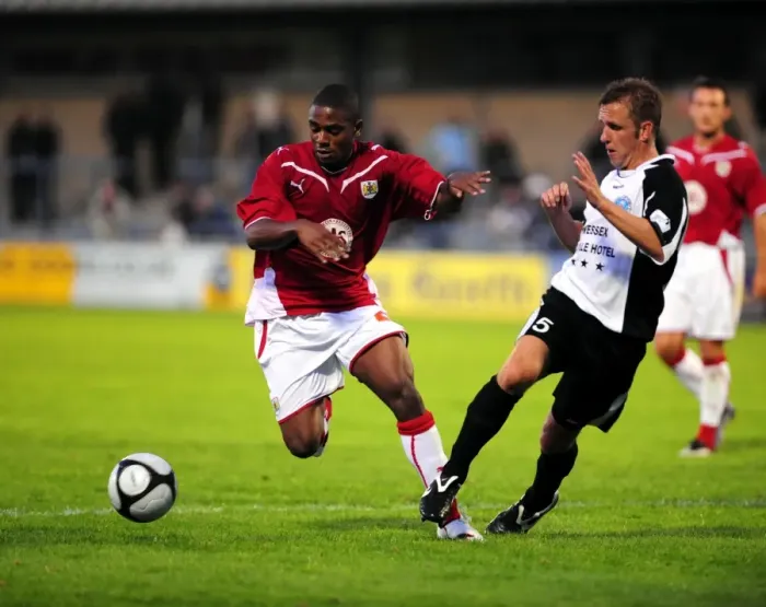Framed Print : Bristol City FC vs Dorchester: Pre-Season Friendly (09-10) Framed Print : Bristol City FC vs Dorchester: Pre-Season Friendly (09-10)
