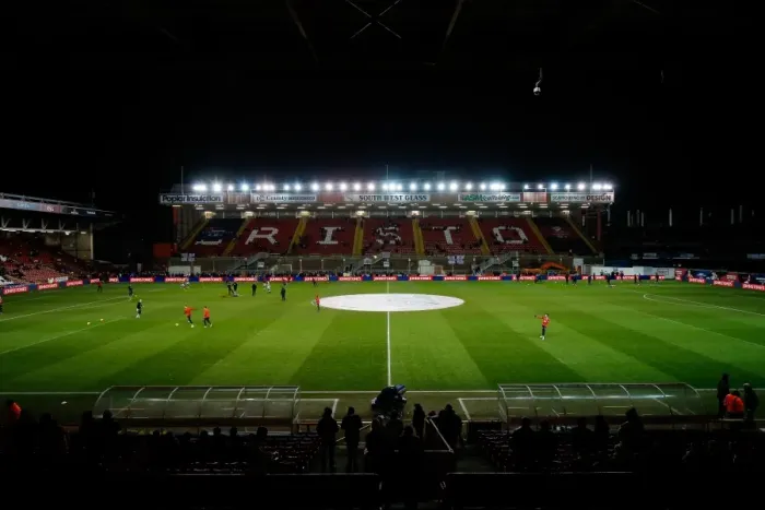 Framed Print : Bristol City FC vs Gillingham: Johnstones Paint Trophy Showdown at Ashton Gate Stadium