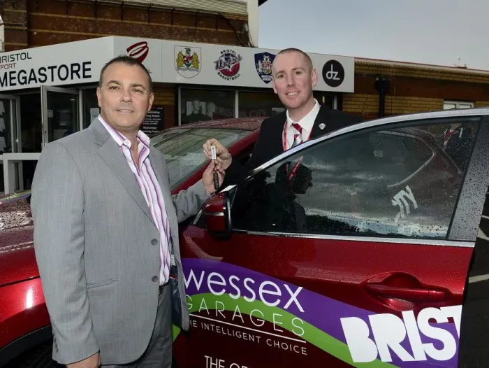 Framed Print : Bristol City FC and Wessex Garages Announce New Sponsorship Deal Framed Print : Bristol City FC and Wessex Garages Announce New Sponsorship Deal
