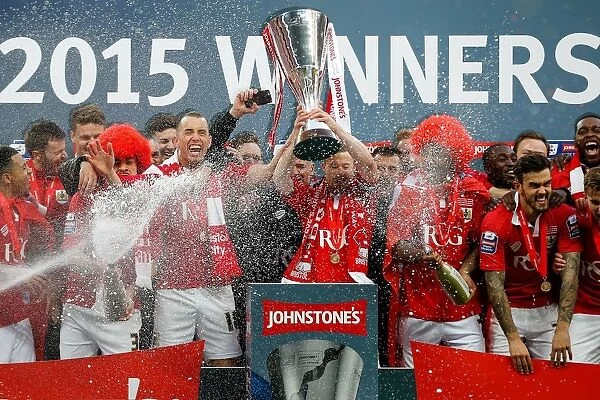 Bristol City FC Wins Johnstones Paint Trophy: 2-0 Victory over Walsall at Wembley Stadium