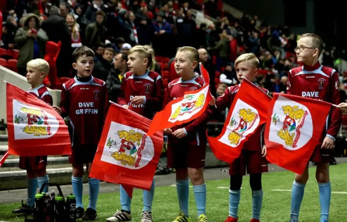 Framed Print : Bristol City First Half Flag Bearers vs. Norwich City, Sky Bet Championship (07.03.17) Framed Print : Bristol City First Half Flag Bearers vs. Norwich City, Sky Bet Championship (07.03.17)
