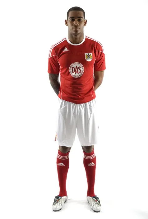 Framed Print : Bristol City First Team: 09-10 New Kit - A Fresh Start