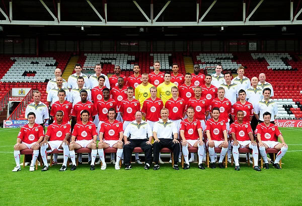 Bristol City First Team: 09-10 Unified Season Photo - Team Image