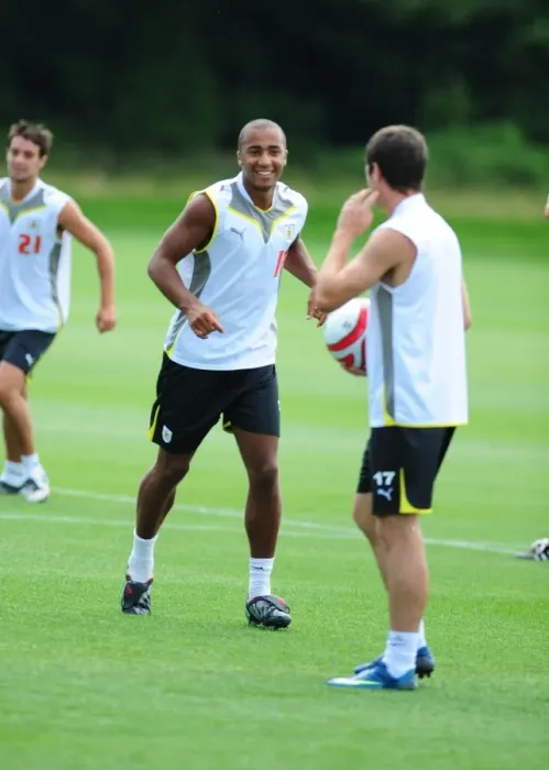 Framed Print : Bristol City First Team: Gearing Up for the 09-10 Season - Pre-Season Training Framed Print : Bristol City First Team: Gearing Up for the 09-10 Season - Pre-Season Training