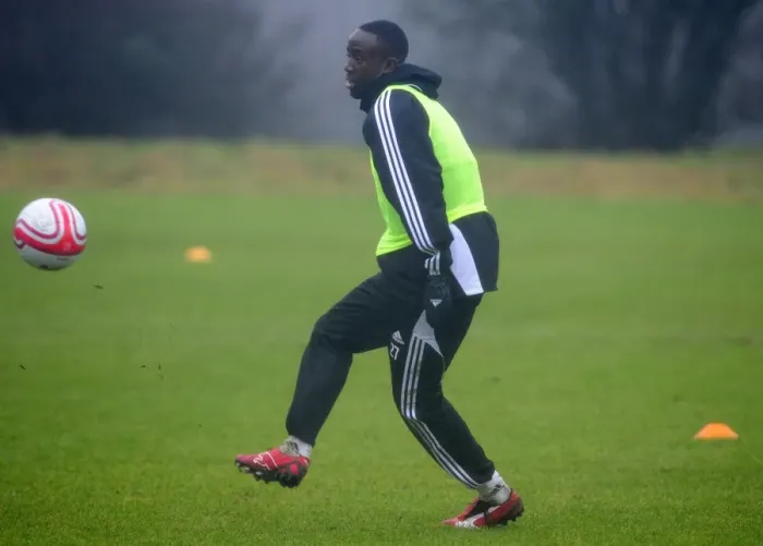 Framed Print : Bristol City First Team: Gearing Up for the 2010-11 Season (January 13, 2011): Training Session