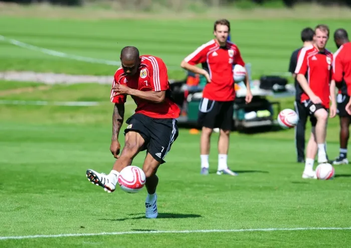 Framed Print : Bristol City First Team: Gearing Up for the 2010-11 Season - Training Session Framed Print : Bristol City First Team: Gearing Up for the 2010-11 Season - Training Session