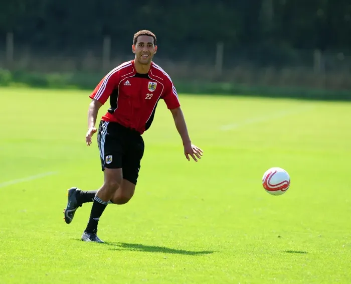 Framed Print : Bristol City First Team: Gearing Up for the 2010-11 Season - Training Session (September 2, 2010)