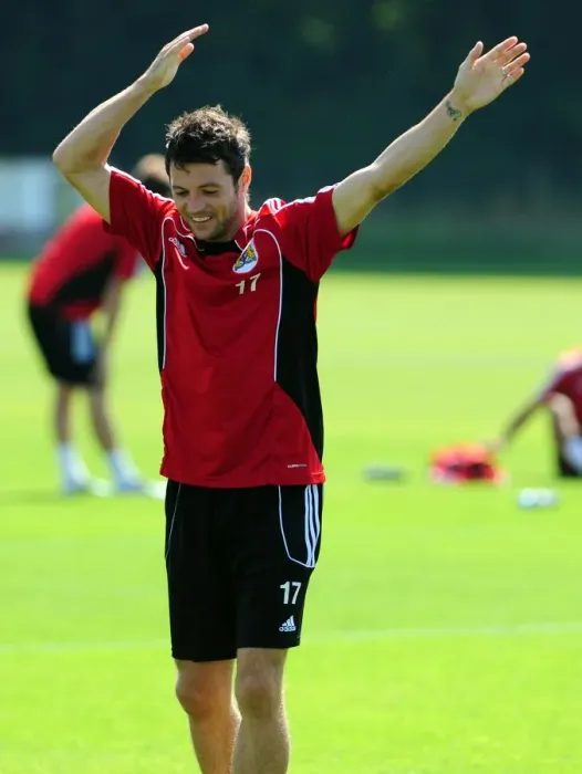 Framed Print : Bristol City First Team: Gearing Up for Season 10-11 - Training Session, September 2010 Framed Print : Bristol City First Team: Gearing Up for Season 10-11 - Training Session, September 2010