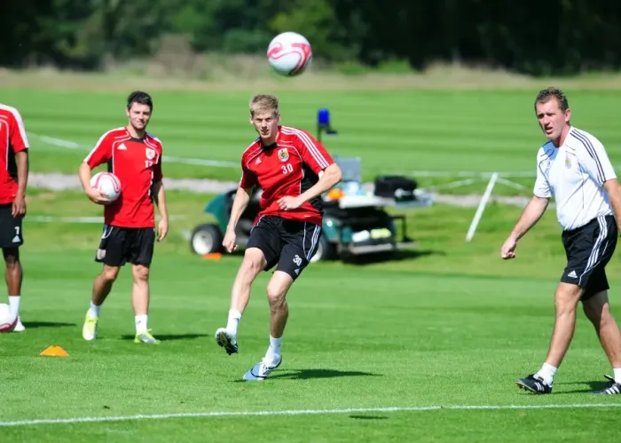 Framed Print : Bristol City First Team: Gearing Up for Season 10-11 - Training Session on September 2, 2010 Framed Print : Bristol City First Team: Gearing Up for Season 10-11 - Training Session on September 2, 2010
