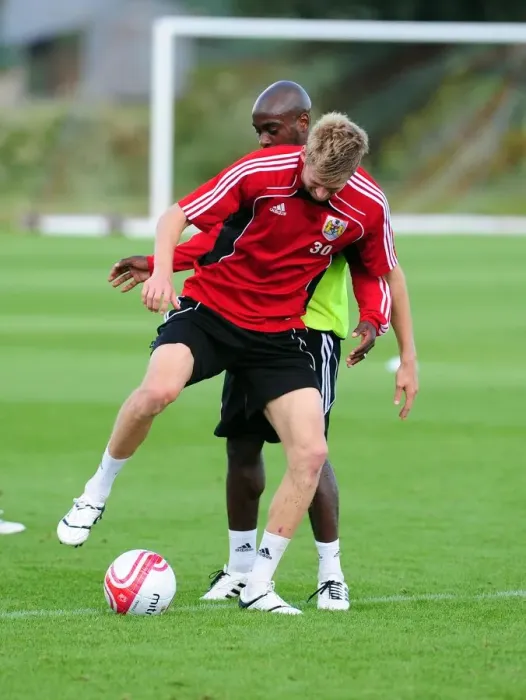 Framed Print : Bristol City First Team: Gearing Up for Season 10-11 - Training Session on September 9, 2010 Framed Print : Bristol City First Team: Gearing Up for Season 10-11 - Training Session on September 9, 2010