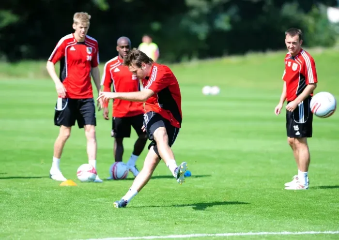 Framed Print : Bristol City First Team: Gearing Up for Season 10-11 - Training Sessions (September 2, 2010) Framed Print : Bristol City First Team: Gearing Up for Season 10-11 - Training Sessions (September 2, 2010)