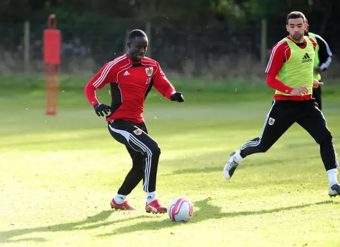 Framed Print : Bristol City First Team: Gearing Up for Training - Season 10-11 (January 2011)