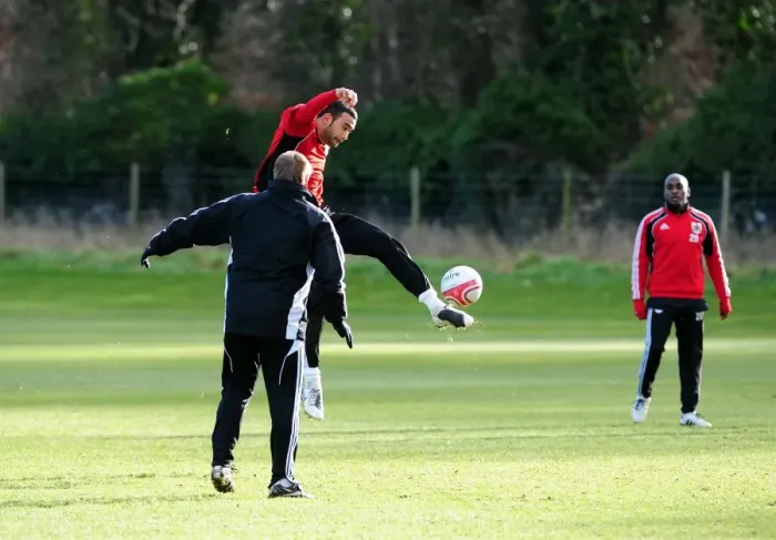 Framed Print : Bristol City First Team: January 2011 Training Session - Season 10-11 Framed Print : Bristol City First Team: January 2011 Training Session - Season 10-11