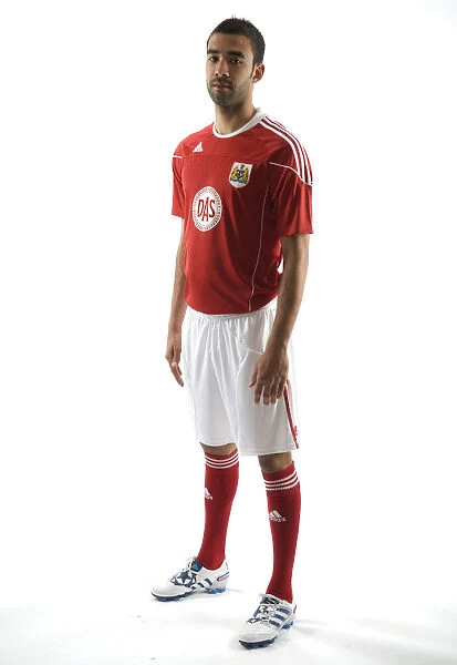Bristol City First Team New Kit 09-10: A Fresh Look for the Robins