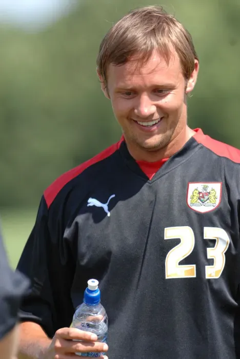Framed Print : Bristol City First Team: Pre-Season Training 08-09 - Gearing Up for the New Season Framed Print : Bristol City First Team: Pre-Season Training 08-09 - Gearing Up for the New Season