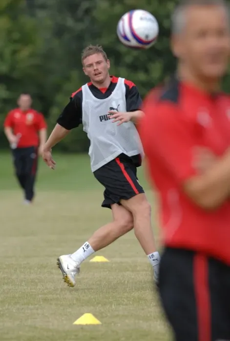 Framed Print : Bristol City First Team: Pre-Season Training 08-09 - Gearing Up for the New Season Framed Print : Bristol City First Team: Pre-Season Training 08-09 - Gearing Up for the New Season