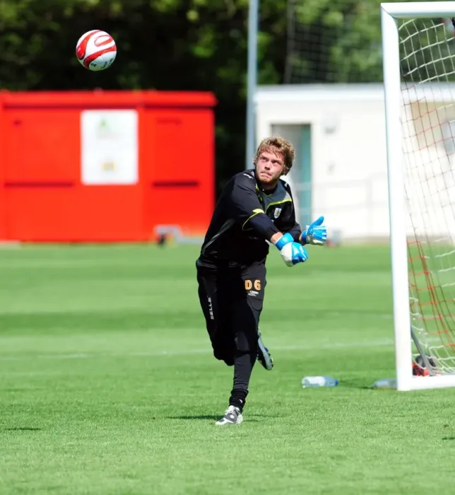 Framed Print : Bristol City First Team: Pre-Season Training 09-10 - Gearing Up for the New Football Season
