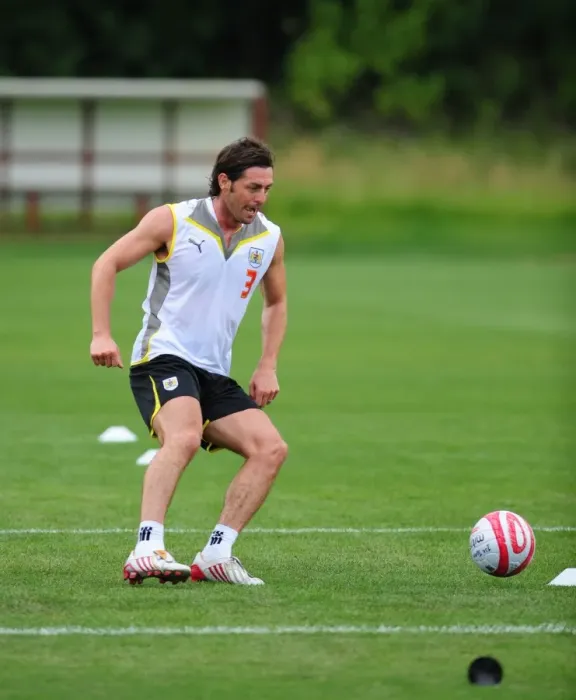 Framed Print : Bristol City First Team: Pre-Season Training 09-10 - Gearing Up for the New Season