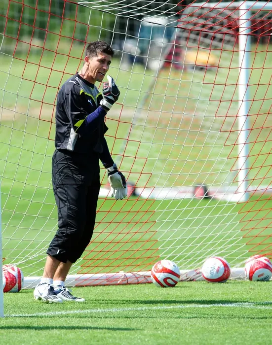 Framed Print : Bristol City First Team: Pre-Season Training 09-10 - Gearing Up for the New Season Framed Print : Bristol City First Team: Pre-Season Training 09-10 - Gearing Up for the New Season