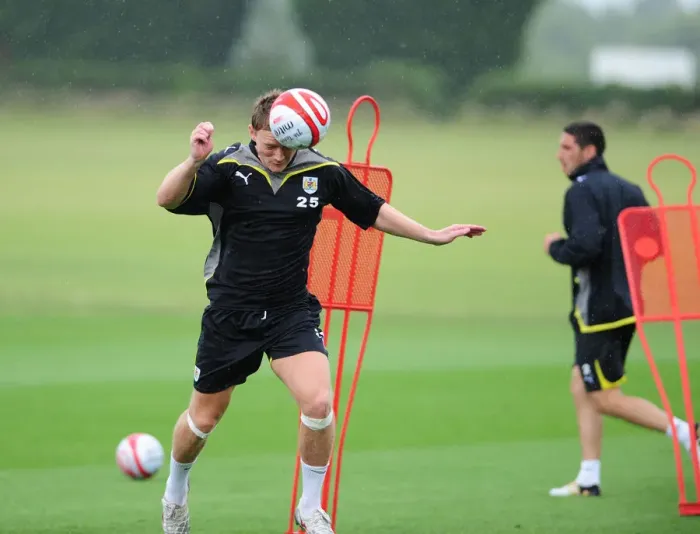 Framed Print : Bristol City First Team: Pre-Season Training 09-10 - Gearing Up for the New Season Framed Print : Bristol City First Team: Pre-Season Training 09-10 - Gearing Up for the New Season