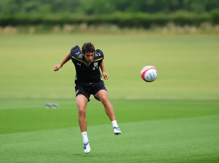 Framed Print : Bristol City First Team: Pre-Season Training 09-10 - Gearing Up for the New Season Framed Print : Bristol City First Team: Pre-Season Training 09-10 - Gearing Up for the New Season