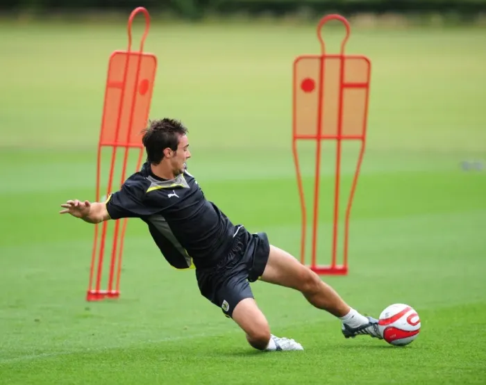 Framed Print : Bristol City First Team: Pre-Season Training 09-10 - Gearing Up for the New Season Framed Print : Bristol City First Team: Pre-Season Training 09-10 - Gearing Up for the New Season