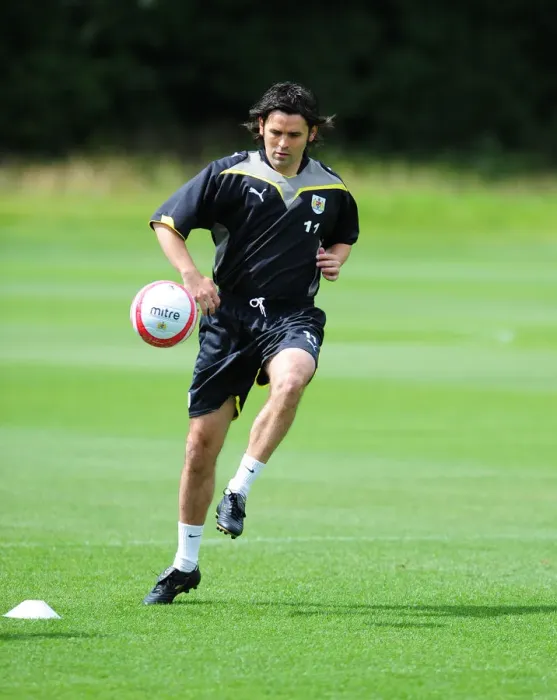 Framed Print : Bristol City First Team: Pre-Season Training 09-10 - Gearing Up for the New Season Framed Print : Bristol City First Team: Pre-Season Training 09-10 - Gearing Up for the New Season