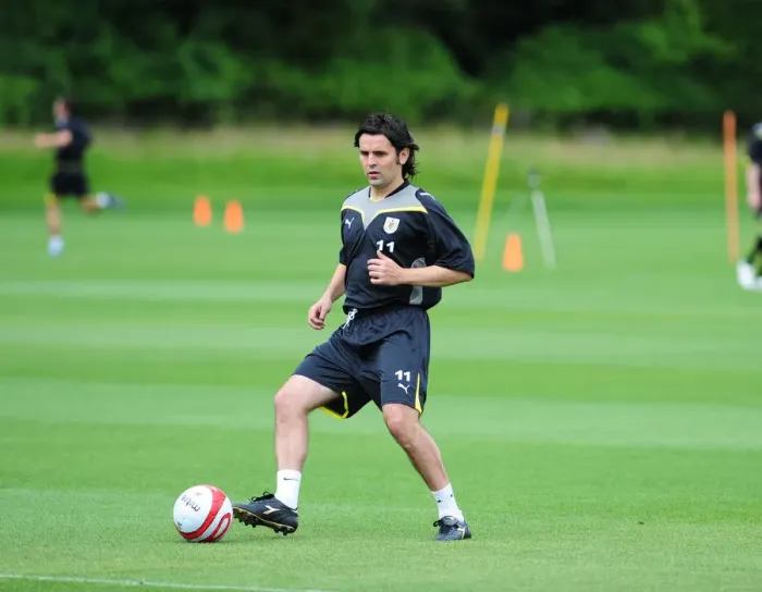 Framed Print : Bristol City First Team: Pre-Season Training 09-10 - Gearing Up for the New Season Framed Print : Bristol City First Team: Pre-Season Training 09-10 - Gearing Up for the New Season
