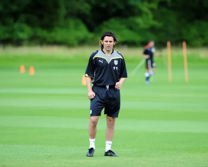 Framed Print : Bristol City First Team: Pre-Season Training 09-10 - Gearing Up for the New Season Framed Print : Bristol City First Team: Pre-Season Training 09-10 - Gearing Up for the New Season