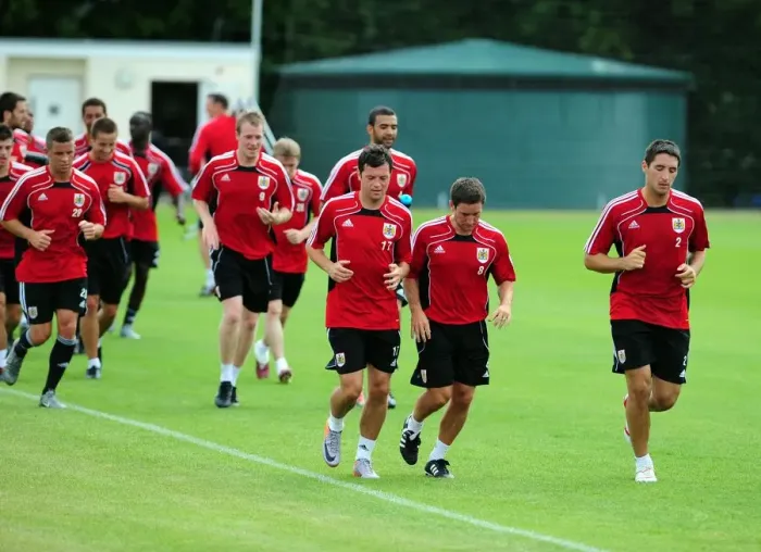 Framed Print : Bristol City First Team: Pre-Season Training 2010-2011 - Gearing Up for Season 10-11 Framed Print : Bristol City First Team: Pre-Season Training 2010-2011 - Gearing Up for Season 10-11