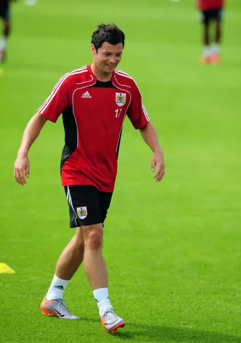 Framed Print : Bristol City First Team: Pre-Season Training - Gearing Up for Season 10-11 Framed Print : Bristol City First Team: Pre-Season Training - Gearing Up for Season 10-11