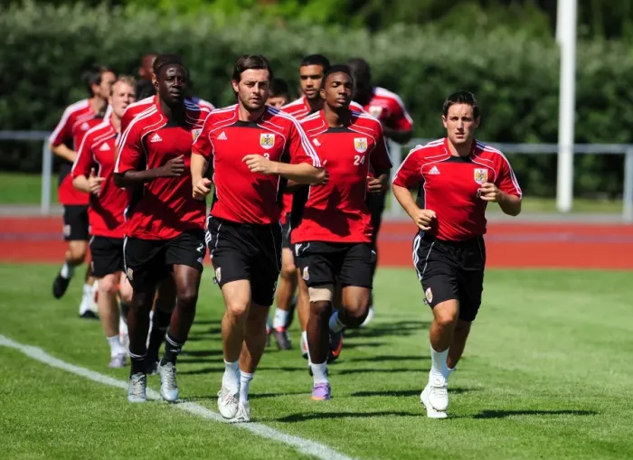 Framed Print : Bristol City First Team: Pre-Season Training in Sweden - Gearing Up for Glory (Season 10-11) Framed Print : Bristol City First Team: Pre-Season Training in Sweden - Gearing Up for Glory (Season 10-11)