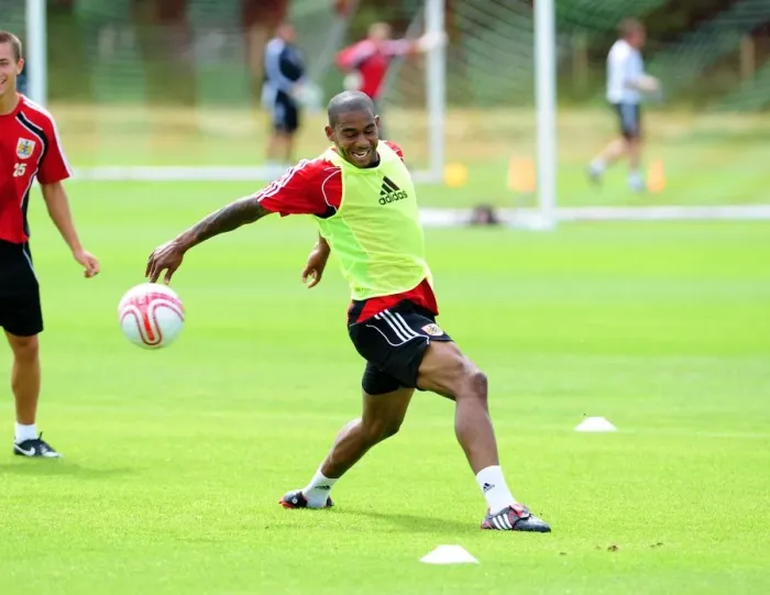 Framed Print : Bristol City First Team: Preparing for the 2010-11 Season - Intense Pre-Season Training Framed Print : Bristol City First Team: Preparing for the 2010-11 Season - Intense Pre-Season Training