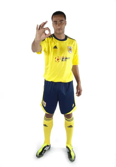 Framed Print : Bristol City First Team: Revealing the New Kits for Season 11-12