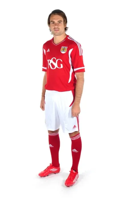 Framed Print : Bristol City First Team: Revealing the New Kits for Season 11-12